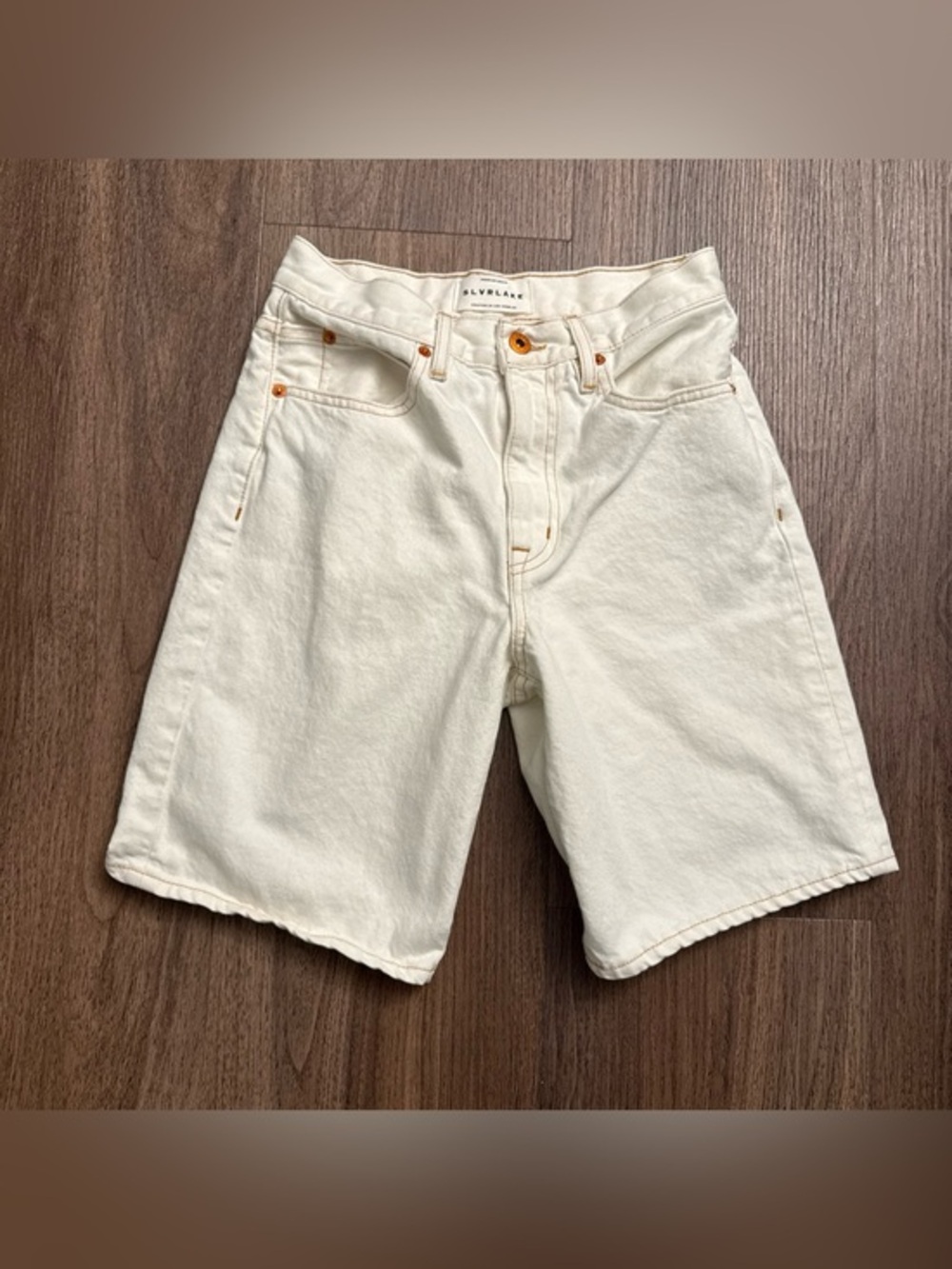 Silvlarke LONDON SHORT Cream Denim Shorts size 24, $250 MSRP made in the USA
